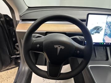 Tesla Model Y bilde 14