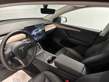 Tesla Model Y bilde 14