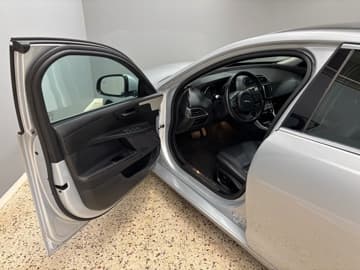 Jaguar XE bilde 8