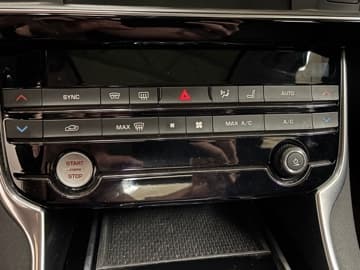 Jaguar XE bilde 14