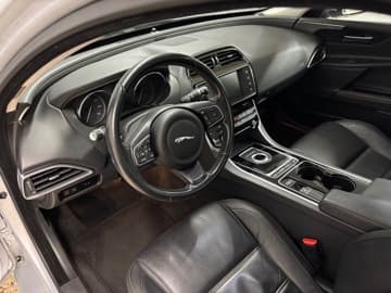 Jaguar XE bilde 12