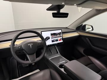 Tesla Model Y bilde 11
