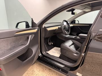 Tesla Model Y bilde 12