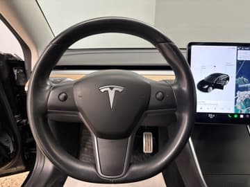 Tesla Model 3 bilde 13
