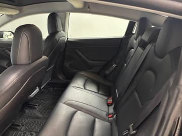 Tesla Model 3 bilde 18