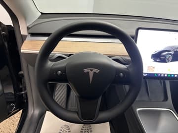 Tesla Model Y bilde 14