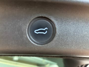 Tesla Model Y bilde 8